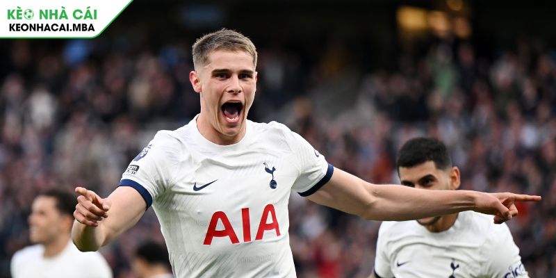 Tottenham Hotspur Vs Nottingham Forest (02:00 22/04, Premier League): Gà Trống Hướng Đến Top 4 2 Tottenham bám đuổi Aston Villa trong cuộc đua top 4