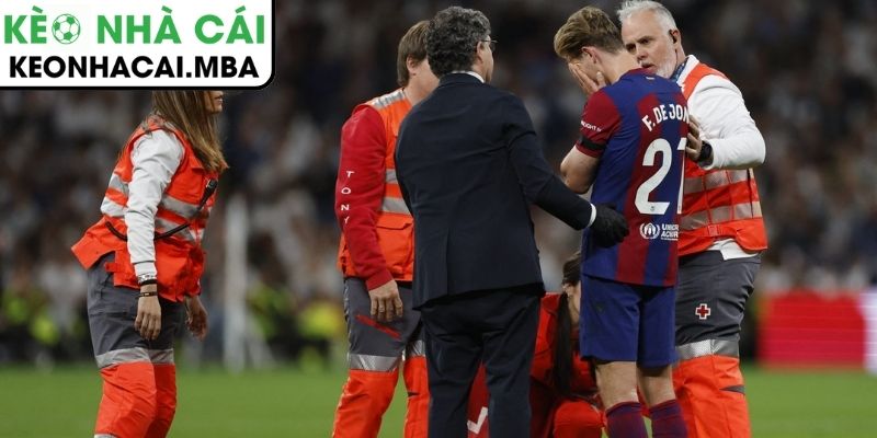 Gây sốc tại Camp Nou: Barcelona gia hạn với cầu thủ chấn thương dài hạn, bỏ qua đề xuất khẩn từ HLV Flick 4 Gây sốc tại Camp Nou: Chiến lược dài hạn hay dấu hiệu bất ổn của Barcelona?
