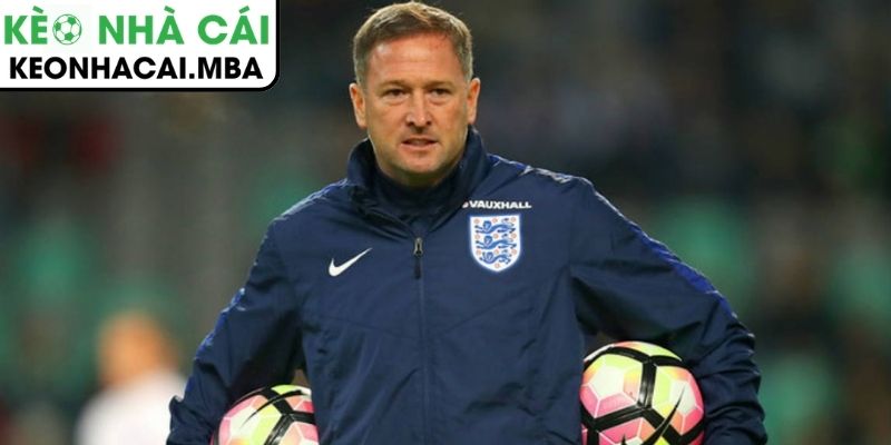 Steve Holland: Nhân tố hậu trường góp công lớn đưa Manchester United trở lại đỉnh cao 3 Đóng góp cụ thể trong sự hồi sinh của Manchester United