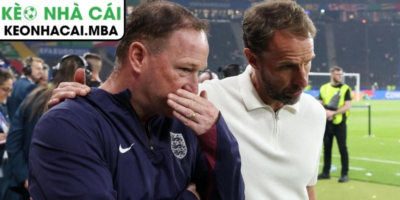 Steve Holland: Nhân tố hậu trường góp công lớn đưa Manchester United trở lại đỉnh cao 2 Hành trình đến Old Trafford và vai trò chiến lược