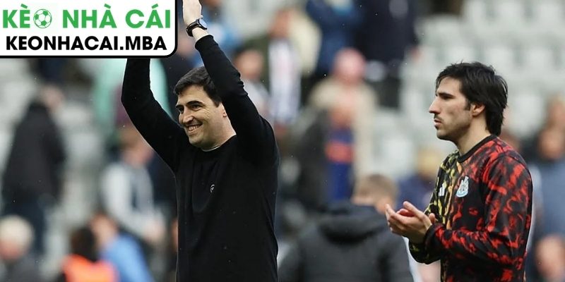 Chiến lược gia gây bão Ngoại hạng Anh và La Liga: Cạnh tranh ghế HLV MU với Carrick 2 Iraola thành mục tiêu nóng tại Ngoại hạng Anh