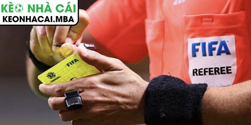 Vì sao FIFA muốn sửa luật thẻ vàng?