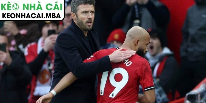 MU thiếu sự kiên định như Arsenal