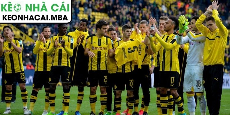 Dortmund hạ Frankfurt trong màn đấu 5 bàn, áp sát vị trí á quân Bundesliga 4 Dortmund giữ 3 điểm sau màn rượt đuổi kịch tính