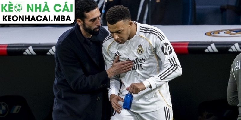 Nội bộ Real Madrid dậy sóng: Mbappe bóng gió công kích HLV, Arbeloa lập tức đáp trả 2 Mbappe sốc vì bị xem là lựa chọn thứ tư