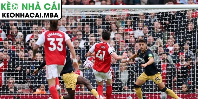 Arsenal bế tắc trước sự kiên cường của West Ham