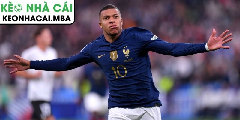 Mbappe lên tiếng về cuộc tranh luận Ronaldo - Messi trước thềm World Cup 3 Mbappe chia sẻ quan điểm trung lập về siêu sao