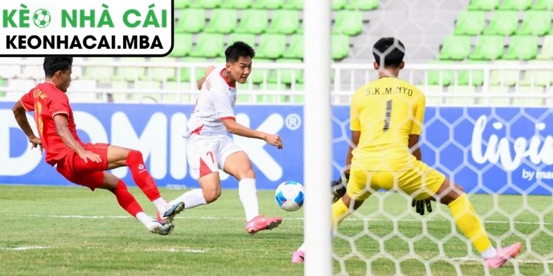 Tranh cãi trận U19 Việt Nam - Indonesia: Cầu thủ đôi bên xô xát, đội khách bị tố rải chai nước câu giờ 4 Indonesia thắng nghẹt thở sau màn rượt đuổi kịch tính