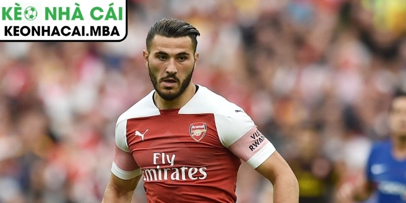 Kolasinac tái hiện bài phạt góc từng làm nên thương hiệu Arsenal