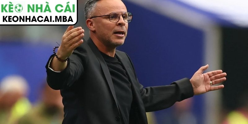 Thay huấn luyện viên - Giải pháp hiệu quả của Morocco tại World Cup 2 Sự thay đổi mang tính bước ngoặt từ vị trí thuyền trưởng